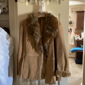 Suede jacket with faux fur collar